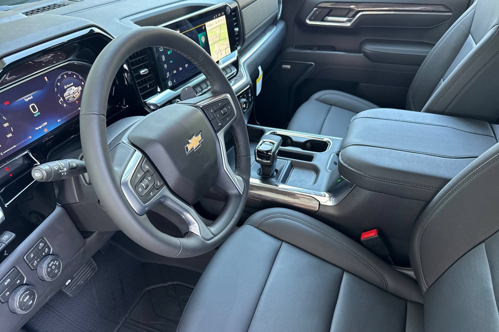 New 2026 Chevrolet Silverado 1500 LTZ w/ Technology Package AWD/4WD image 9