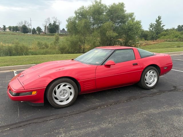 Used 1992 Chevrolet Corvette Coupe RWD video 1