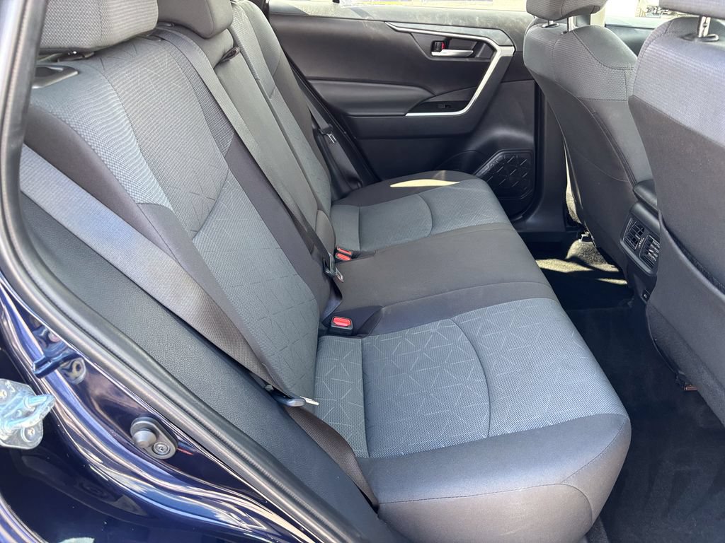 Used 2025 Toyota RAV4 XLE AWD/4WD image 41