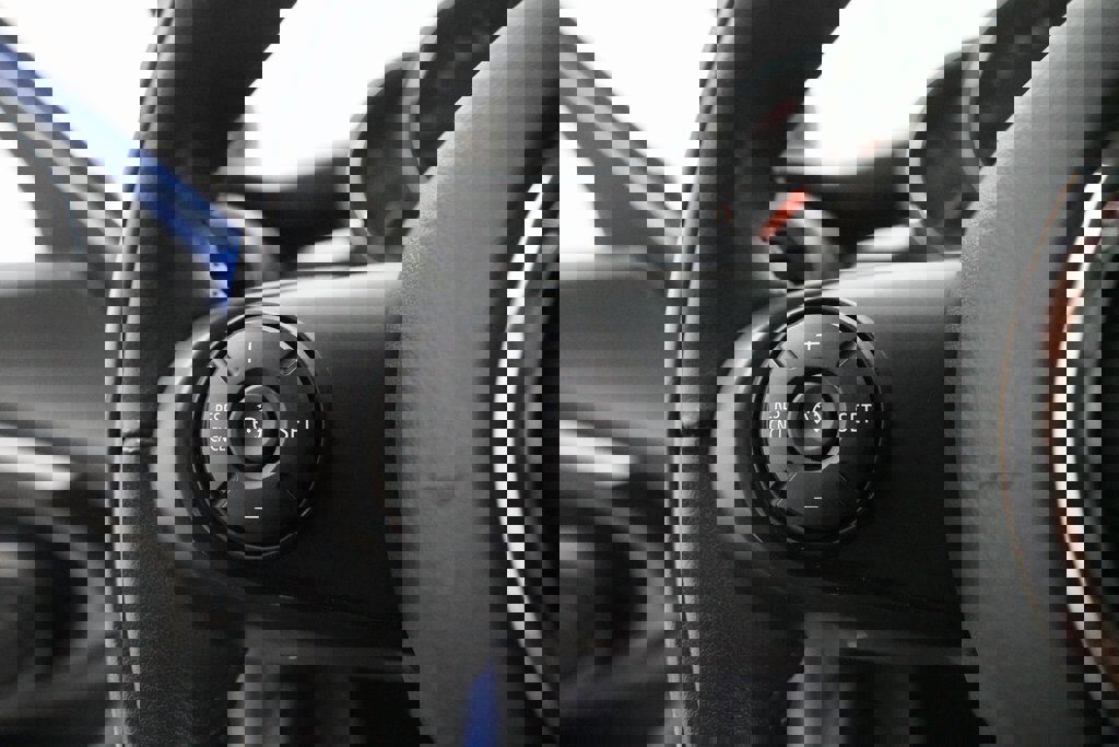 Used 2020 MINI Cooper 4-Door Hardtop image 17