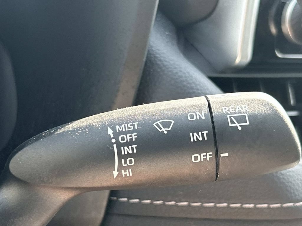 Used 2024 Toyota RAV4 LE AWD/4WD image 31