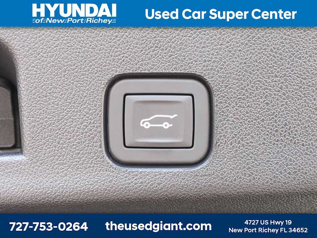 Used 2026 Chevrolet Traverse Z71 w/ LPO, Floor Liner Package AWD/4WD image 13