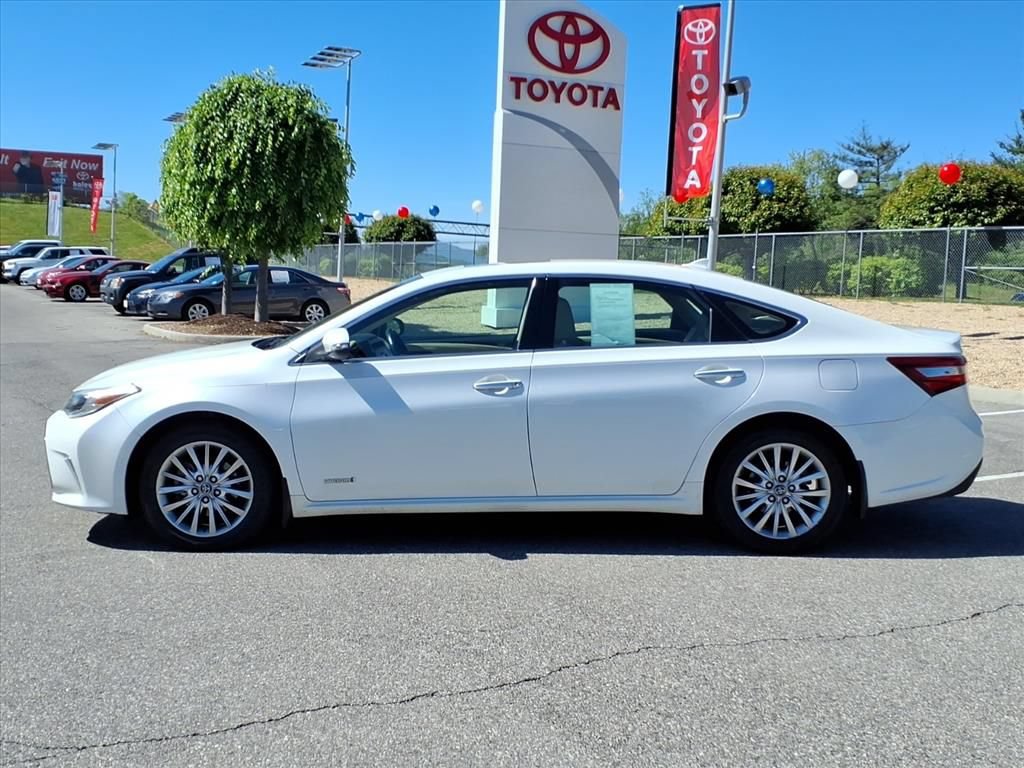 Used 2018 Toyota Avalon Limited w/ All Weather Liner Package FWD image 7