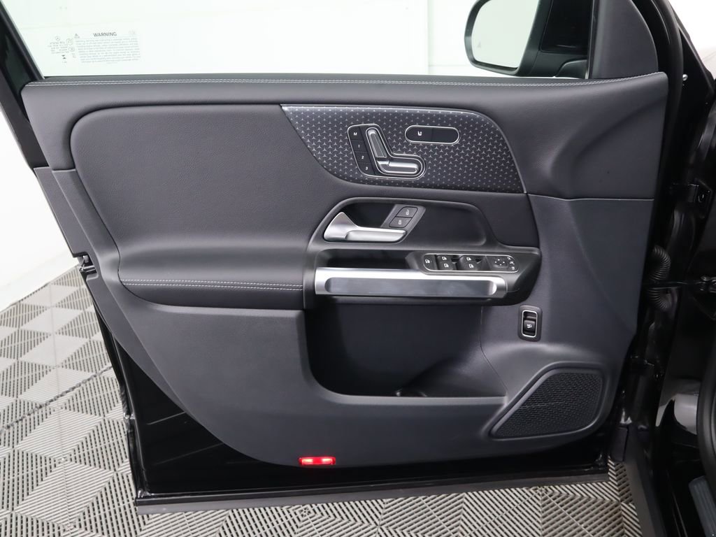 Certified 2025 Mercedes-Benz GLB 250 image 25