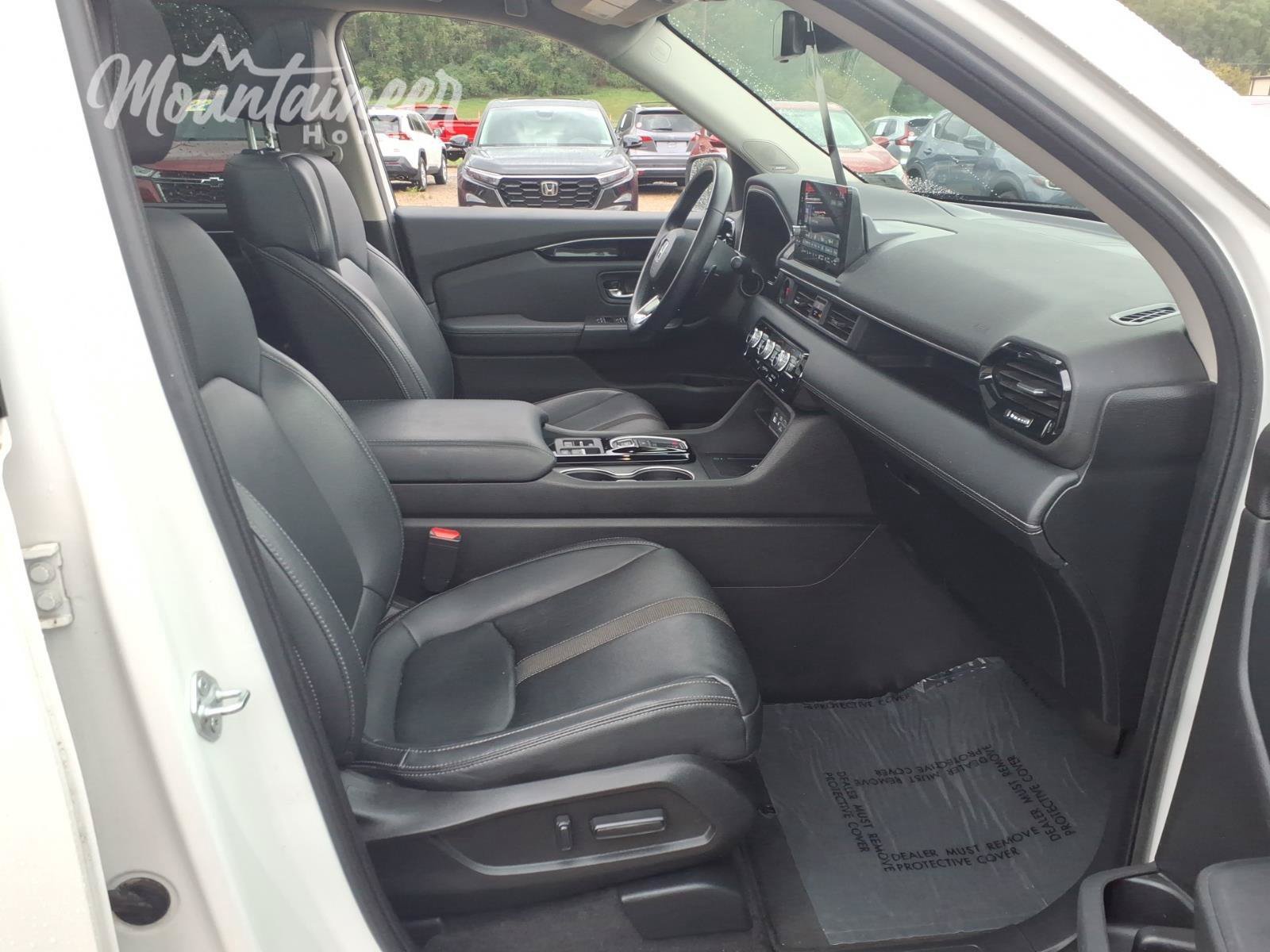 Used 2023 Honda Pilot Touring image 19