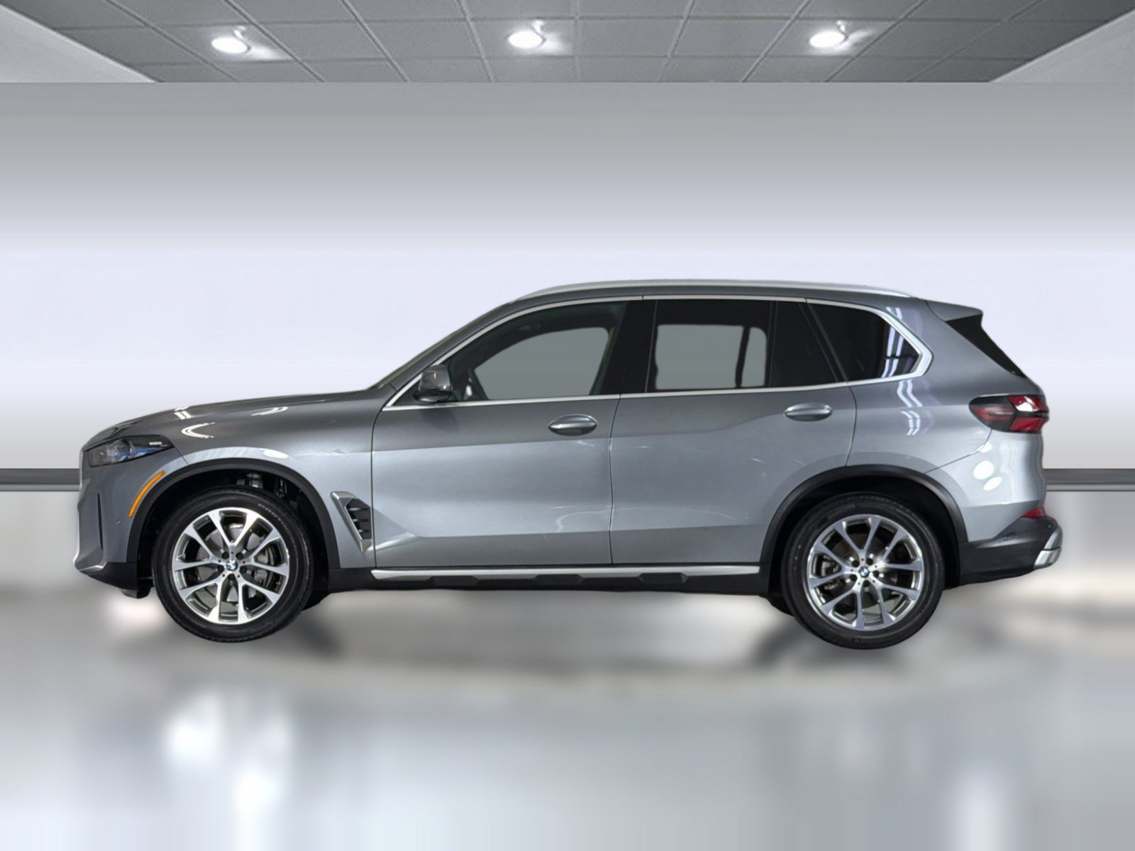 Used 2024 BMW X5 sDrive40i w/ Premium Package RWD image 2