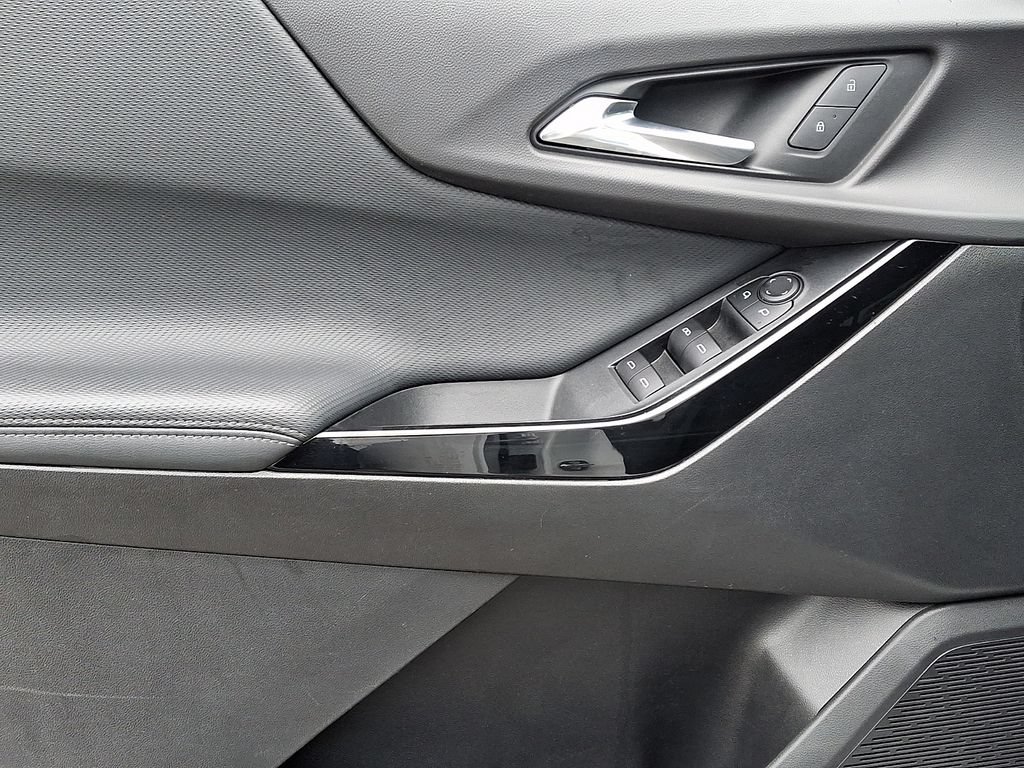Used 2025 Chevrolet Equinox LT FWD image 13
