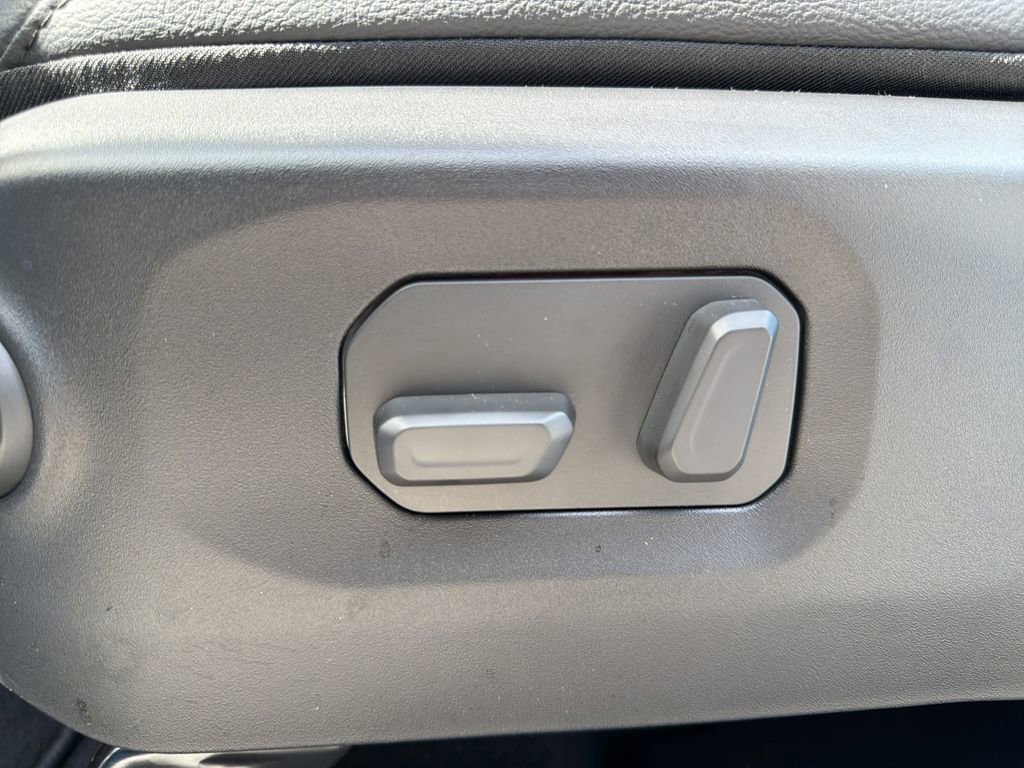 New 2026 Jeep Gladiator Sahara image 13