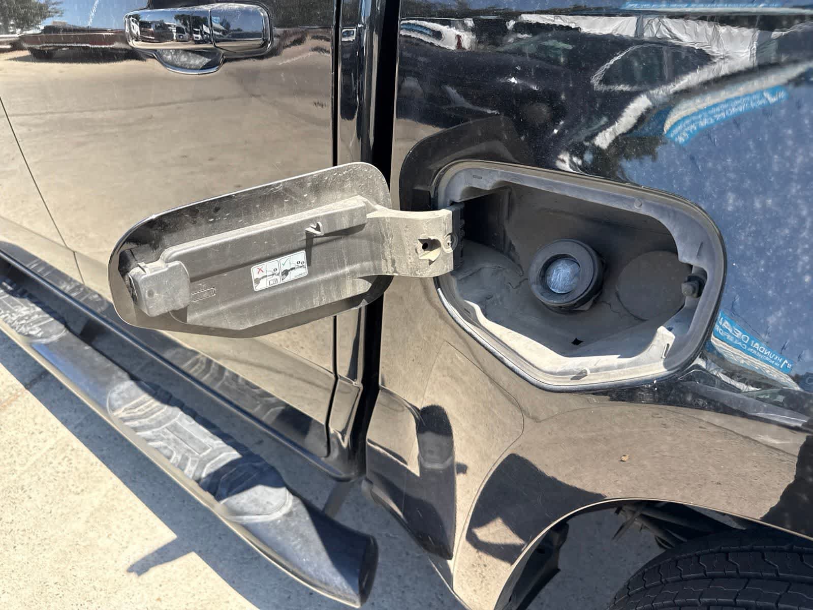 Used 2019 Chevrolet Colorado W/T w/ Custom Special Edition RWD image 11