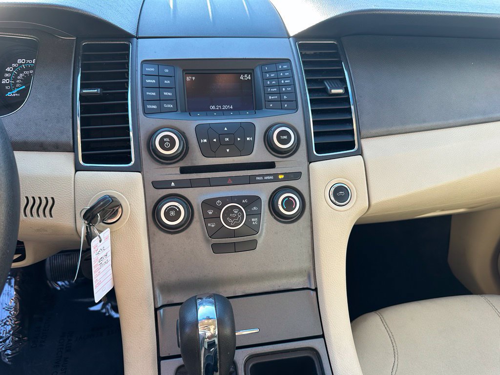 Used 2018 Ford Taurus SE FWD image 25