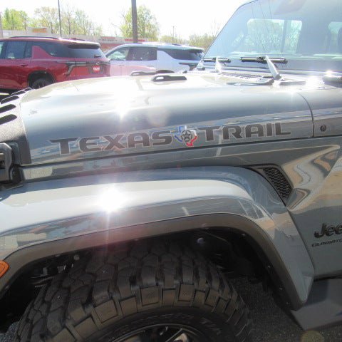 Used 2025 Jeep Gladiator Sport AWD/4WD image 5
