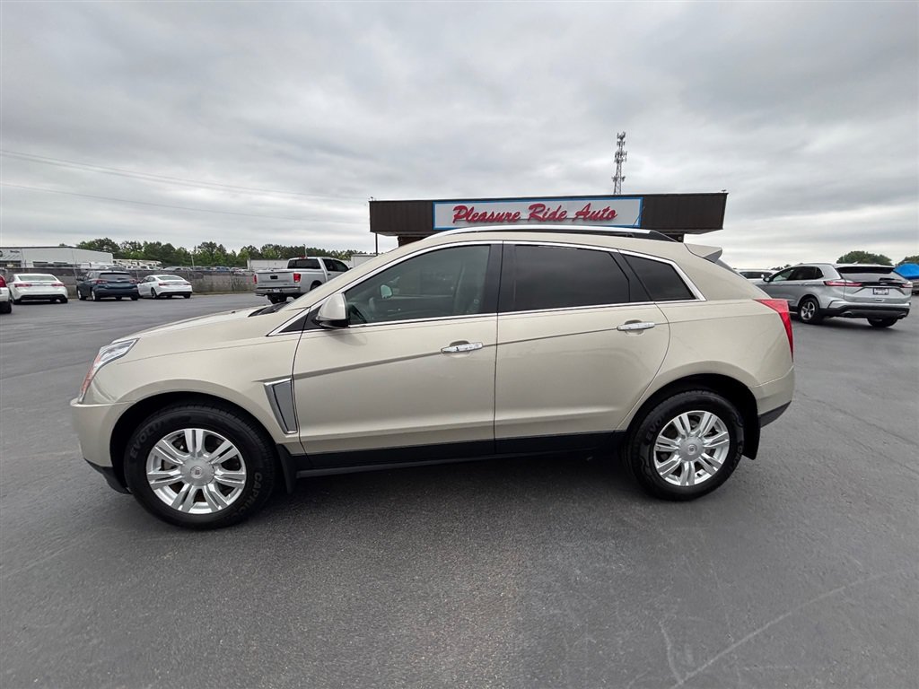 Used 2015 Cadillac SRX Luxury w/ Driver Awareness Package FWD image 2