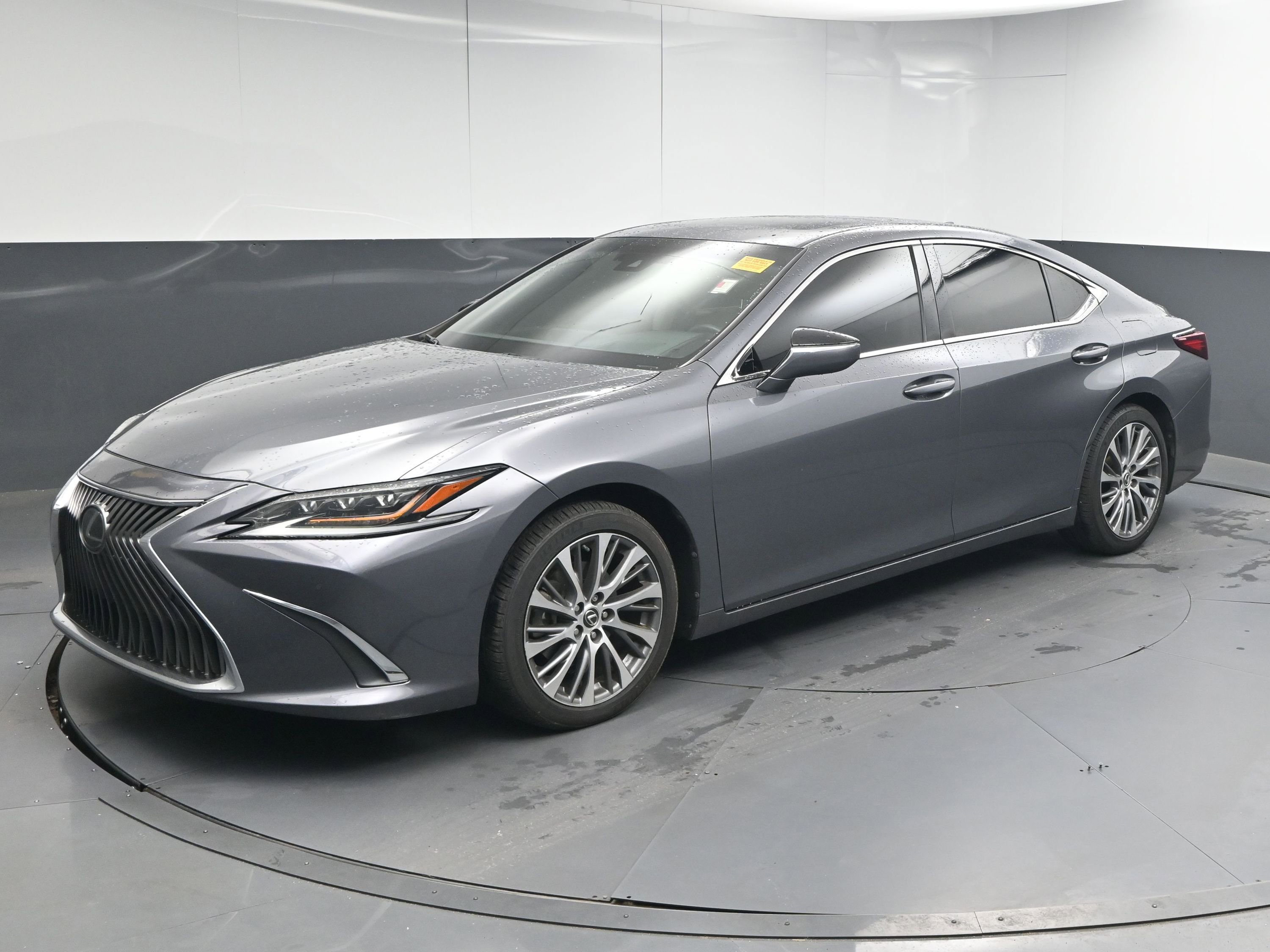 Used 2019 Lexus ES 350 Luxury w/ Accessory Package 2 image 4