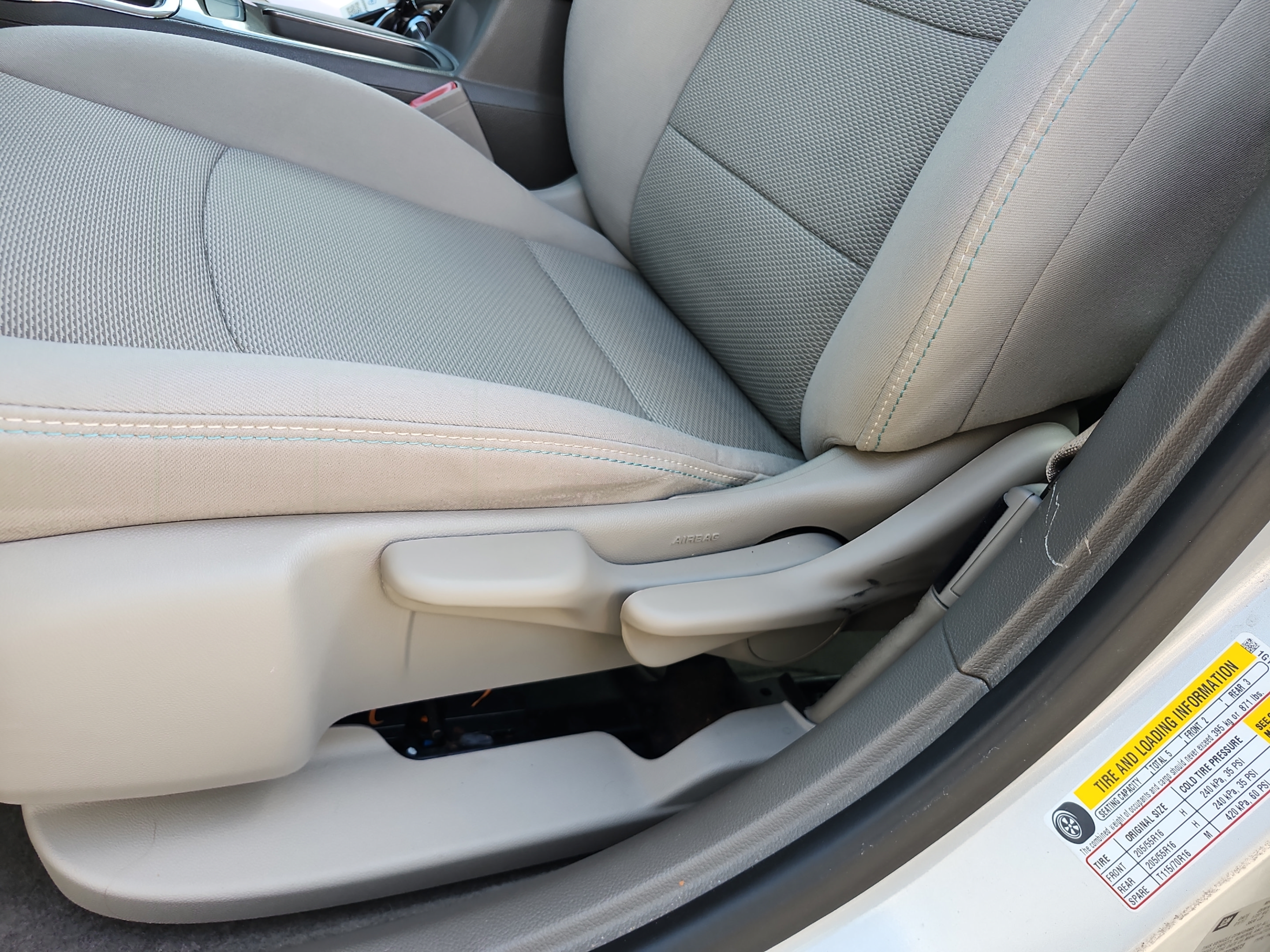 Used 2017 Chevrolet Cruze LT FWD image 15