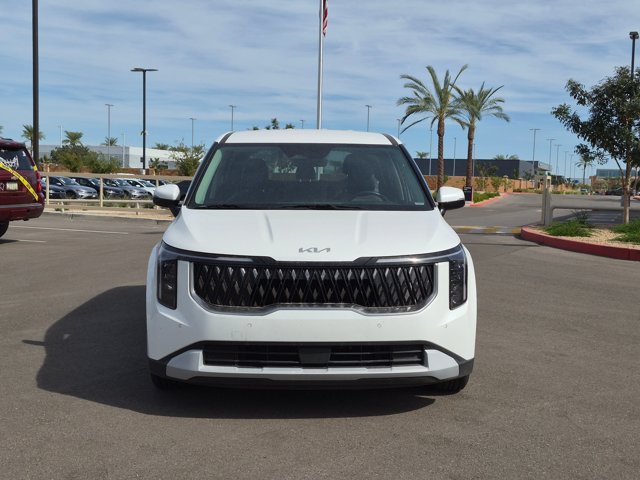 Used 2025 Kia Carnival FWD image 2