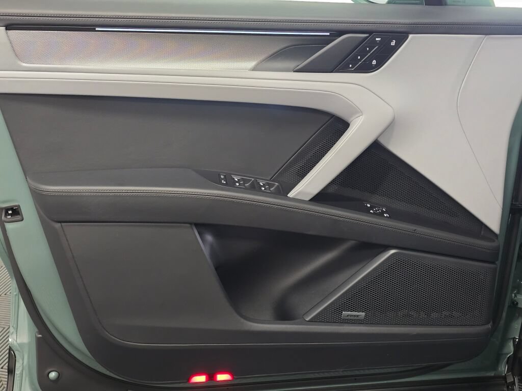 New 2026 Porsche Cayenne Electric AWD/4WD image 37