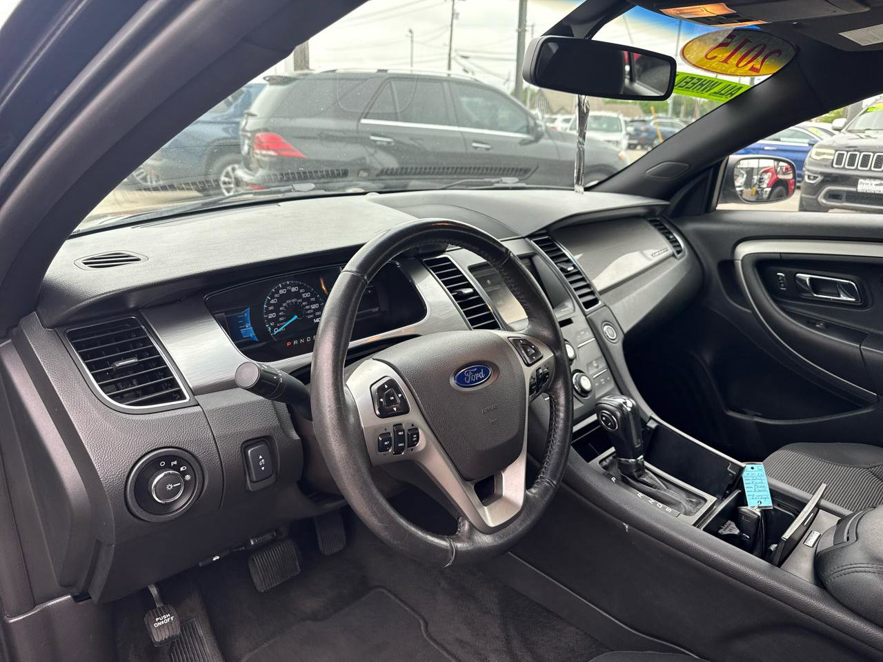 Used 2015 Ford Taurus SEL w/ Equipment Group 201A AWD/4WD image 8