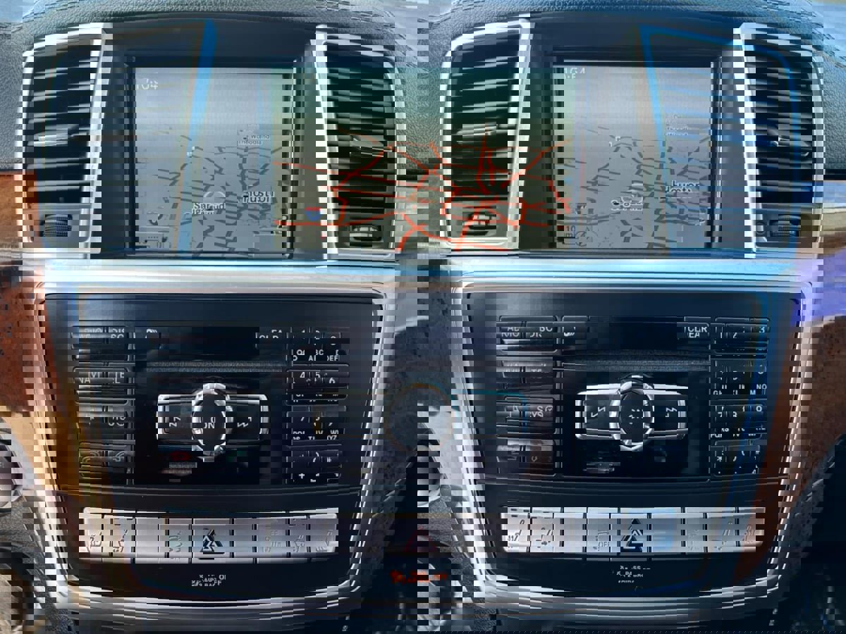 Used 2014 Mercedes-Benz GL 550 4MATIC image 18