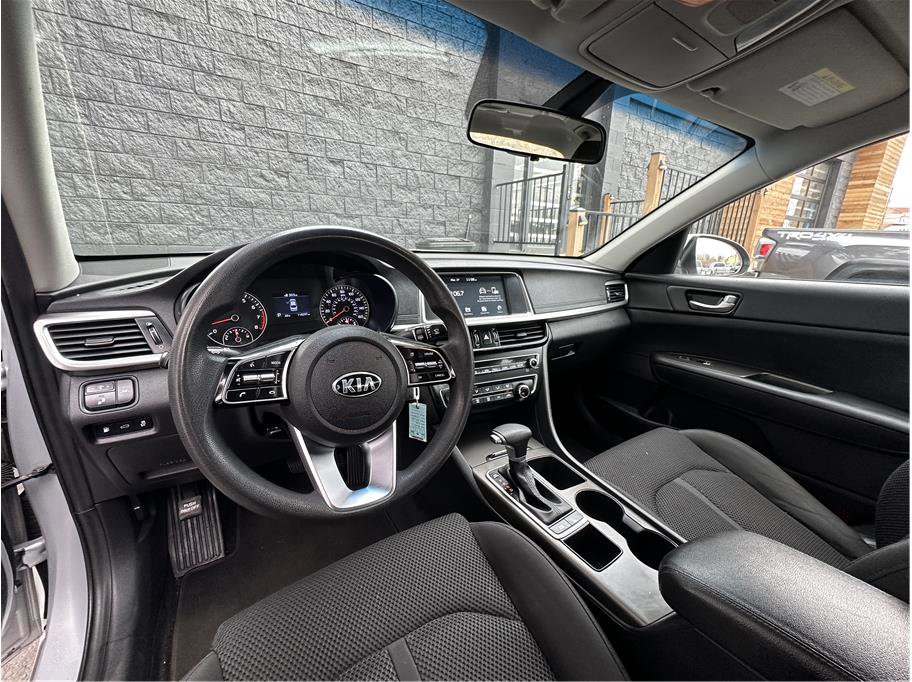 Used 2020 Kia Optima LX image 2