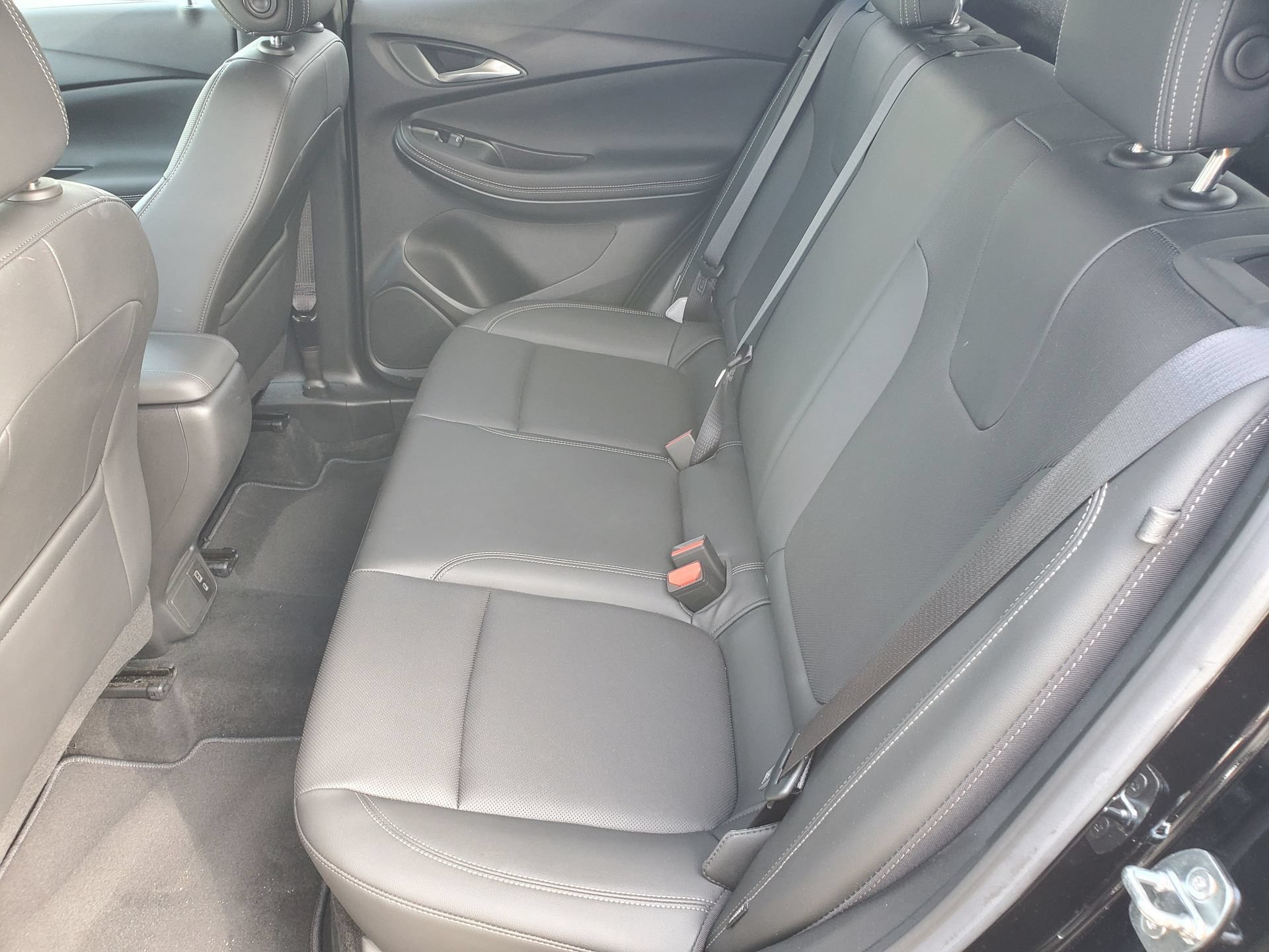 Used 2024 Buick Encore GX Sport Touring AWD/4WD image 11