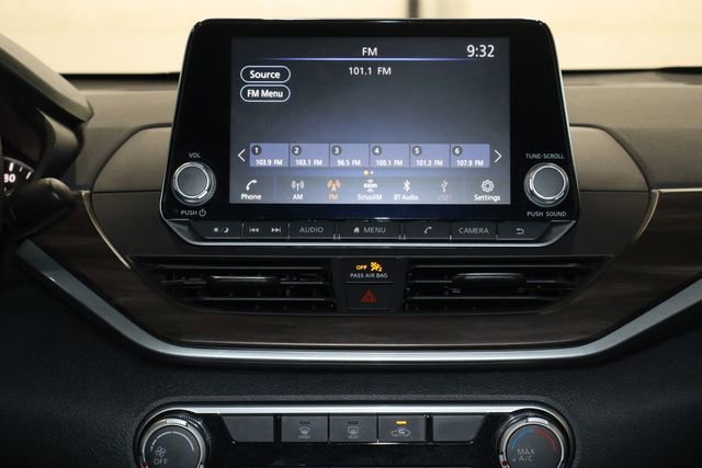 Used 2024 Nissan Altima 2.5 SV FWD image 30