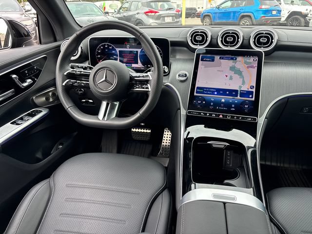 Used 2025 Mercedes-Benz GLC 350e 4MATIC image 11
