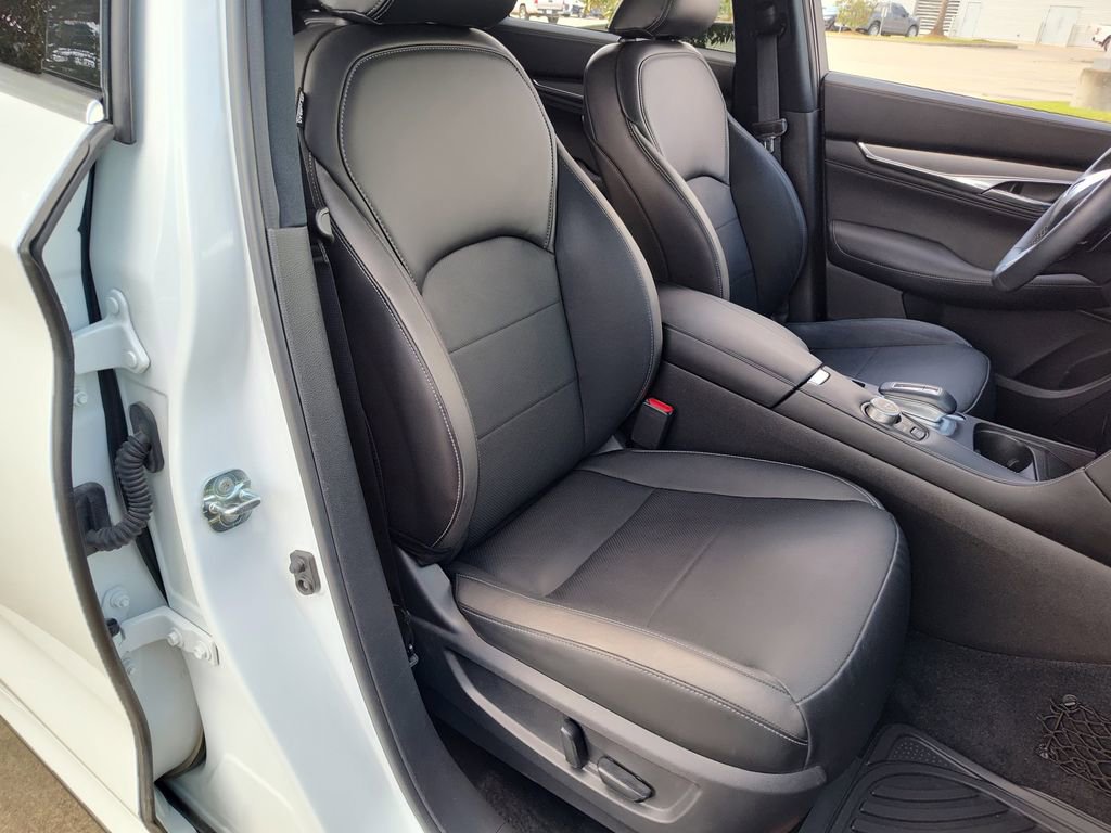 Used 2025 INFINITI QX55 Essential w/ Cargo Package image 31