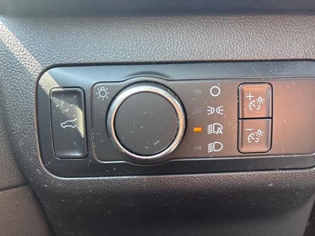 Used 2022 Ford Escape SE w/ SE Sport Appearance Package FWD image 17