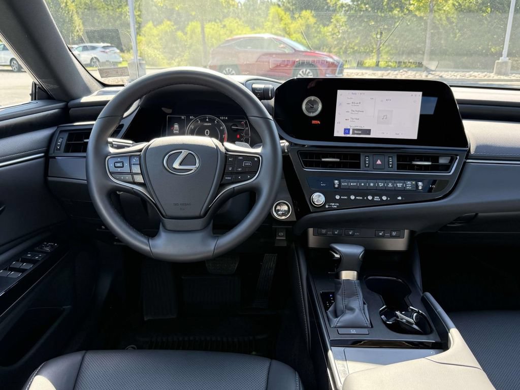 Used 2025 Lexus ES 350 w/ Premium Package FWD image 8