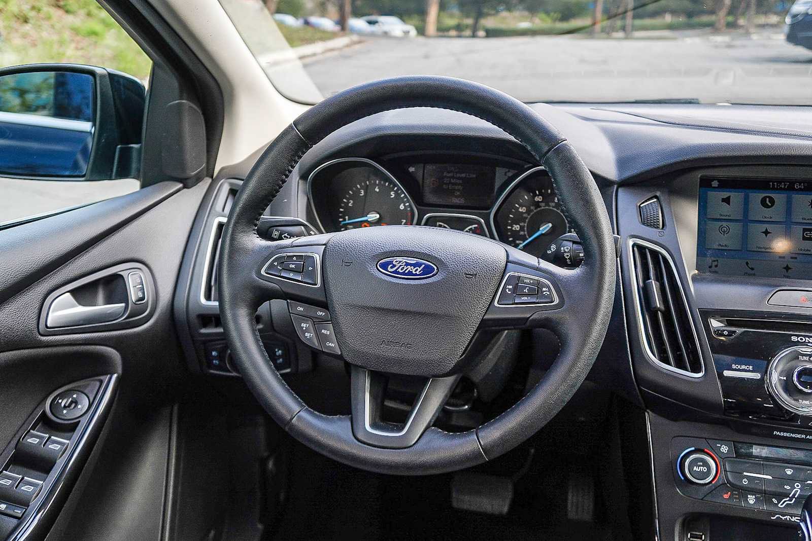 Used 2017 Ford Focus Titanium w/ Titanium Technology Package image 15