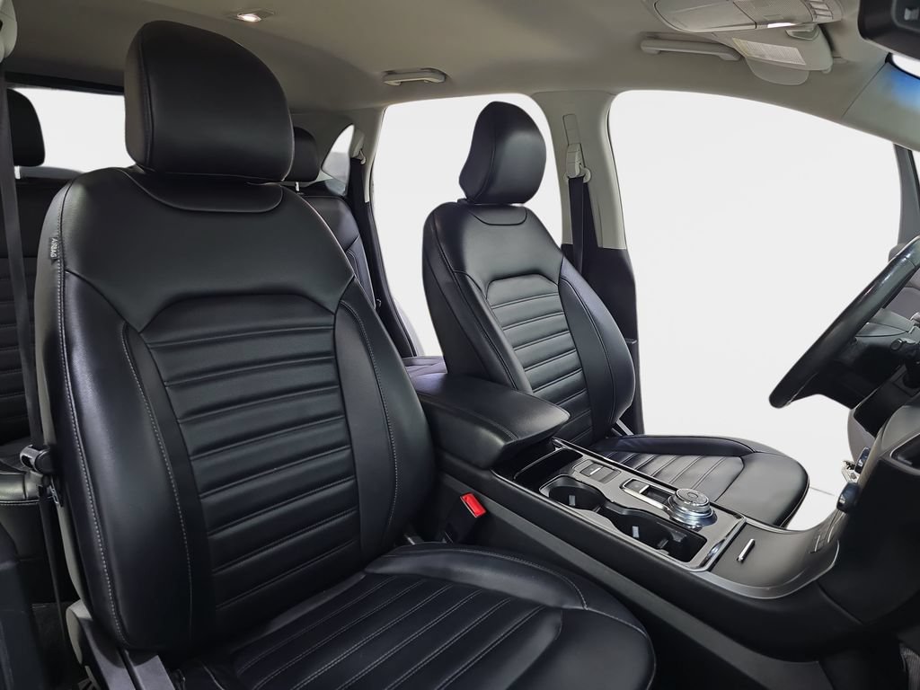 Used 2019 Ford Edge SEL w/ Equipment Group 201A FWD image 12