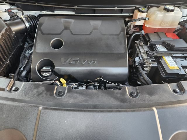 Used 2023 Chevrolet Traverse LT FWD image 32