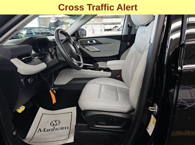 Used 2026 Ford Explorer Platinum w/ LUX Leather Package AWD/4WD image 11