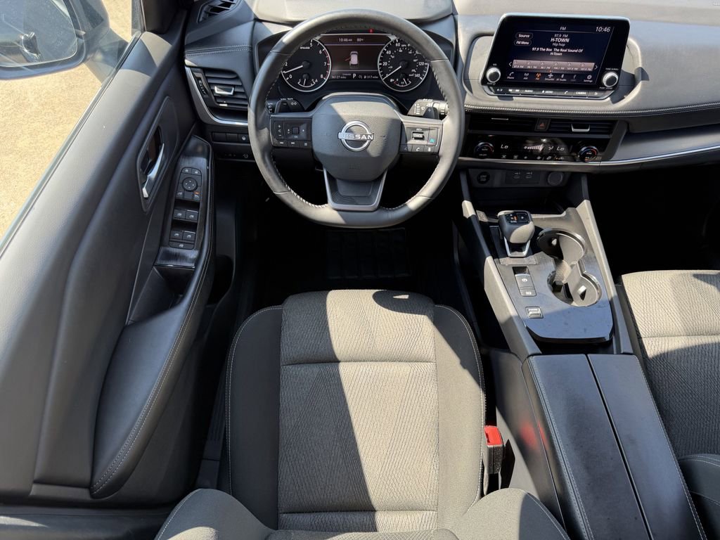 Used 2025 Nissan Rogue SV FWD image 13