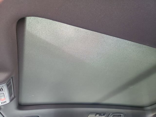 Used 2024 Volkswagen Tiguan SE R-Line image 18