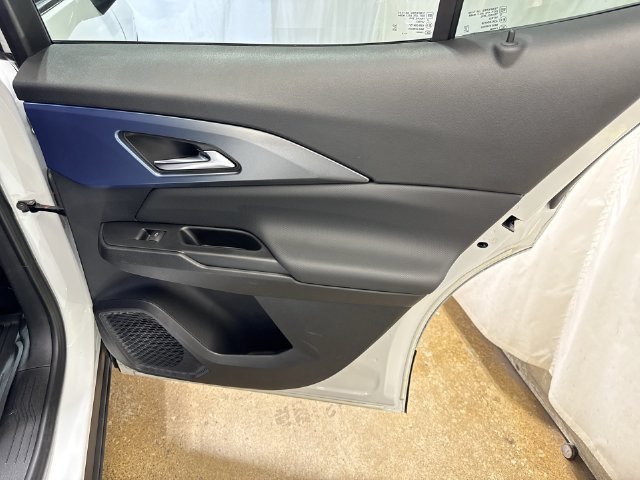 Used 2024 Chevrolet Equinox EV LT FWD image 26
