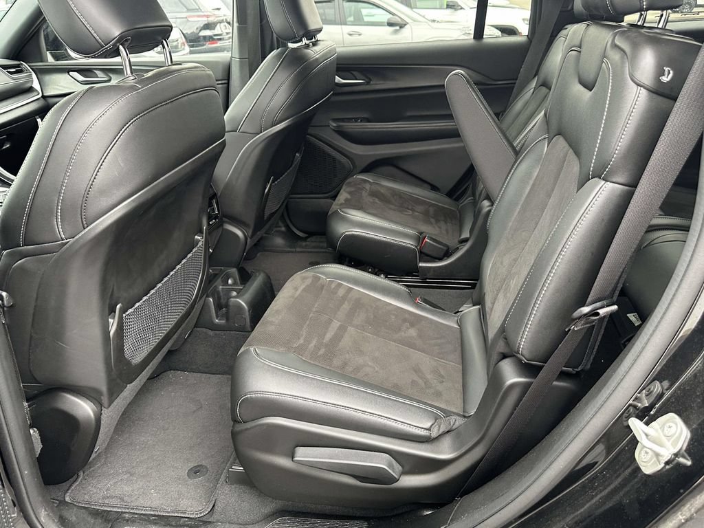 Used 2023 Jeep Grand Cherokee L Laredo AWD/4WD image 12