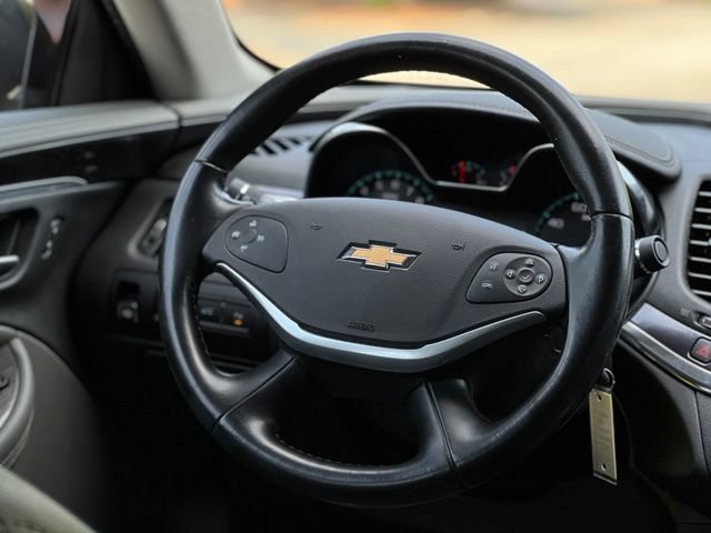 Used 2016 Chevrolet Impala LT w/ Convenience Package FWD image 28