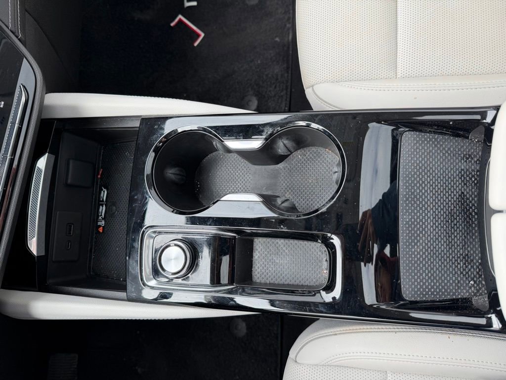 Used 2024 Buick Envision Avenir image 23