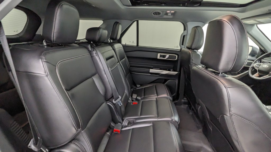Certified 2023 Ford Explorer XLT w/ Equipment Group 202A AWD/4WD image 40