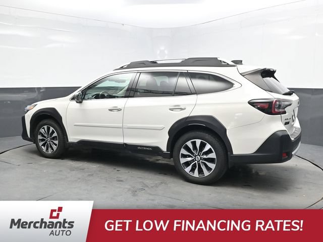 Used 2023 Subaru Outback Touring AWD/4WD image 4