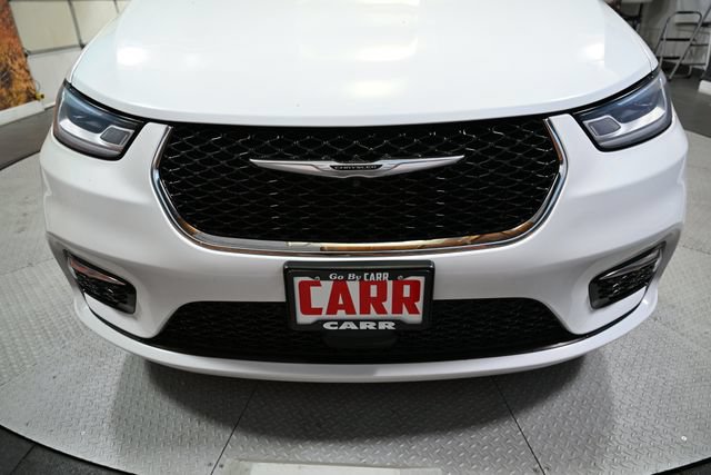 Used 2023 Chrysler Pacifica Limited FWD image 17