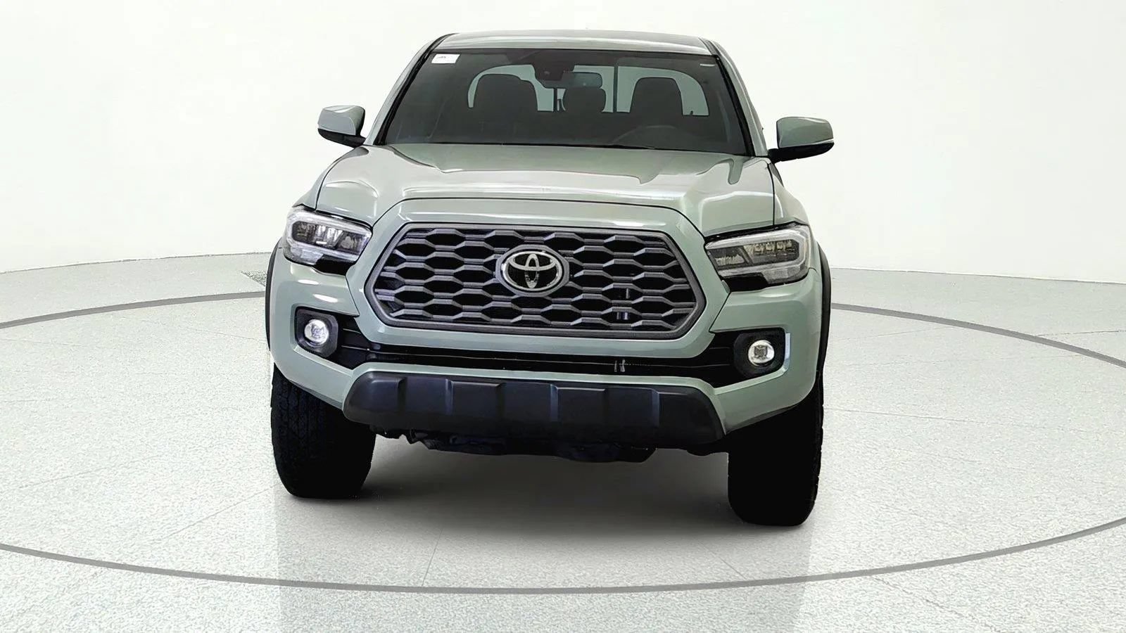 Used 2023 Toyota Tacoma TRD Off-Road AWD/4WD image 2