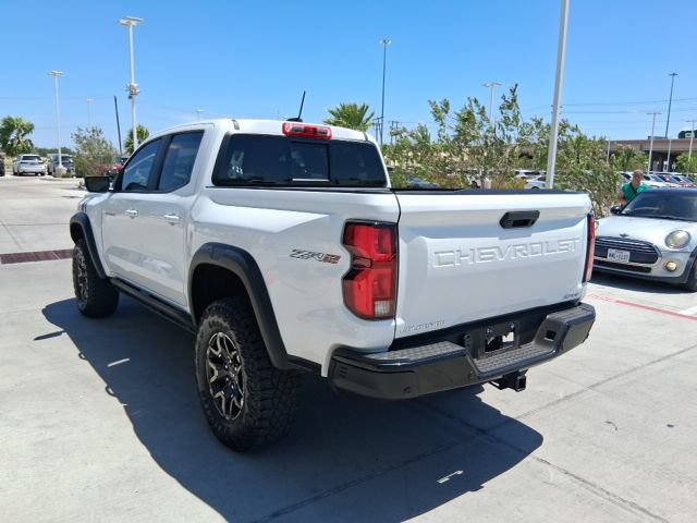 Used 2026 Chevrolet Colorado ZR2 w/ Technology Package AWD/4WD image 4