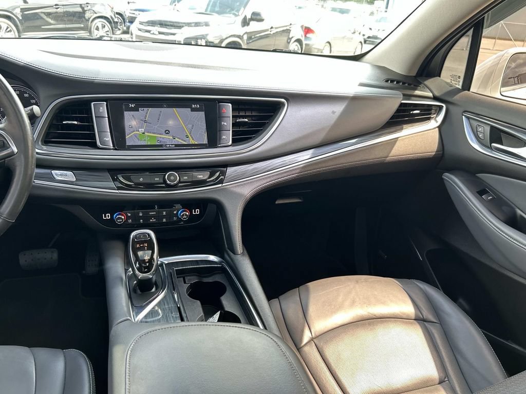 Used 2018 Buick Enclave Premium w/ Experience Buick Package FWD image 22