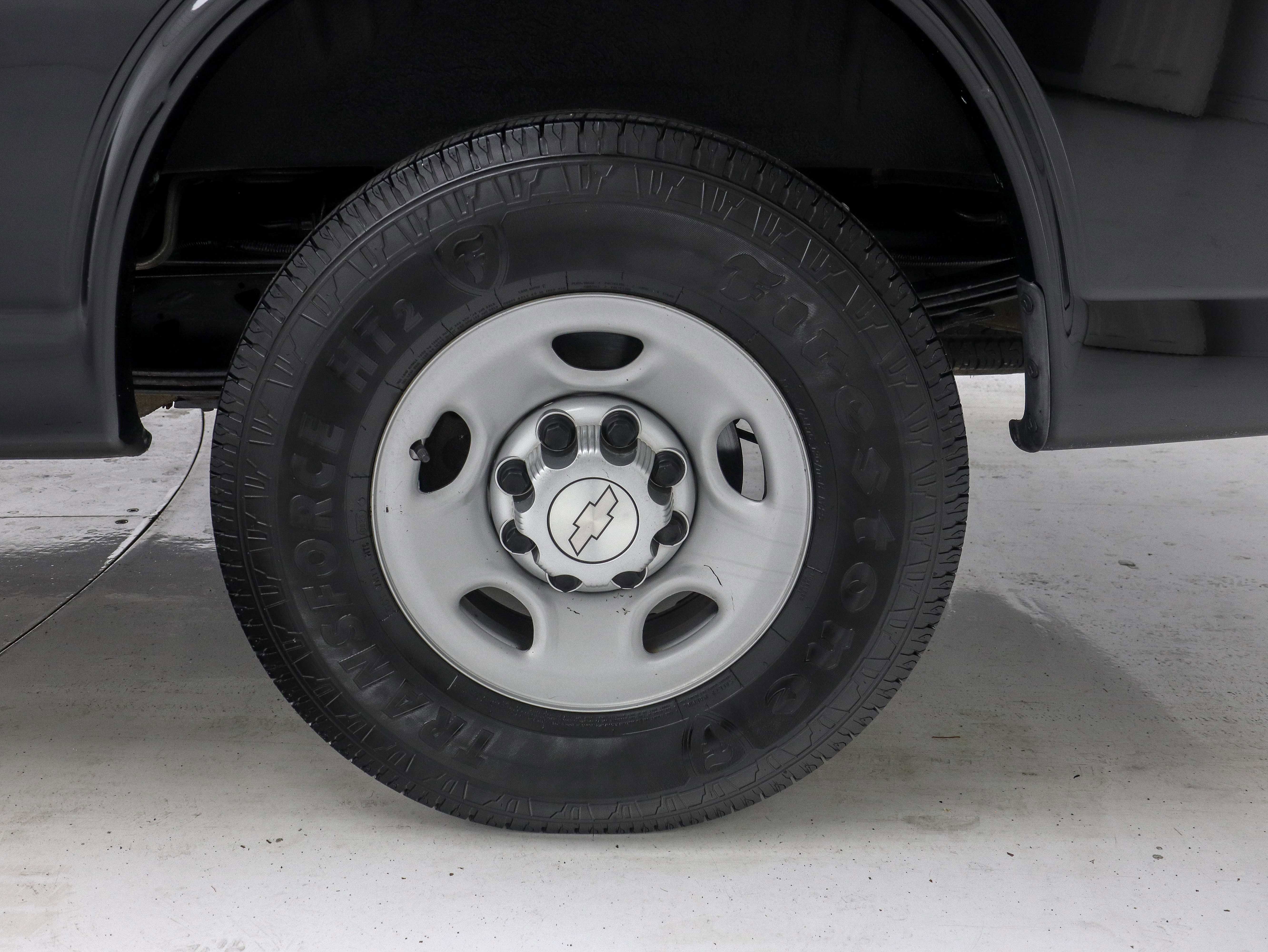 Used 2017 Chevrolet Express 2500 LS image 27