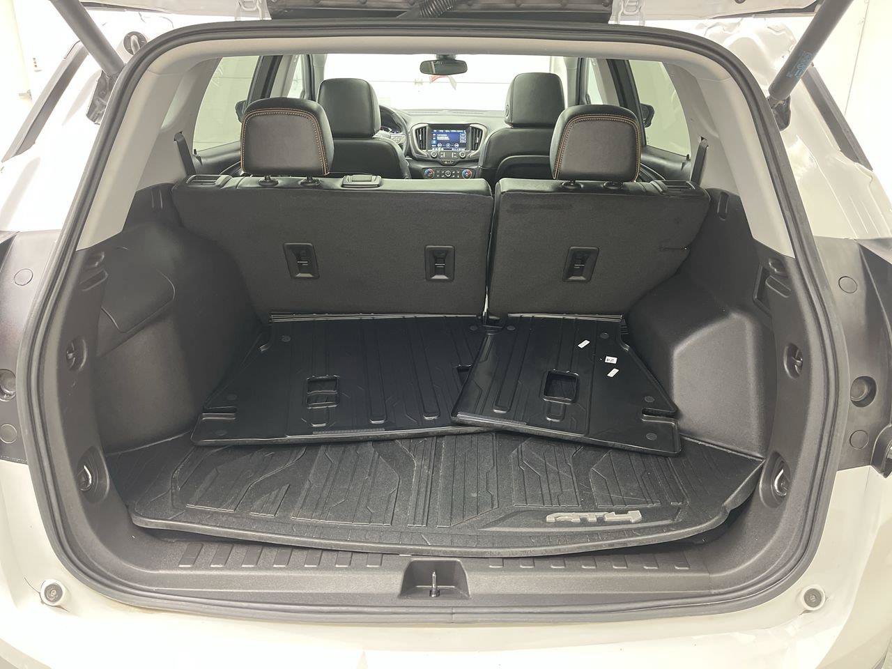 Certified 2024 GMC Terrain AT4 w/ Tech Package AWD/4WD image 30