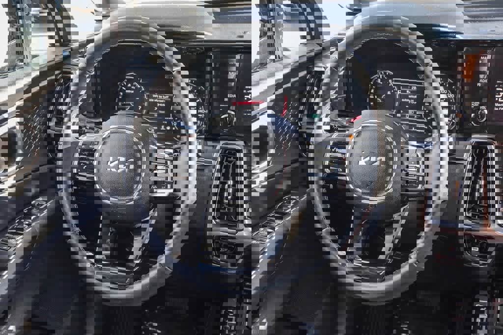 Certified 2023 Kia Sorento S image 14