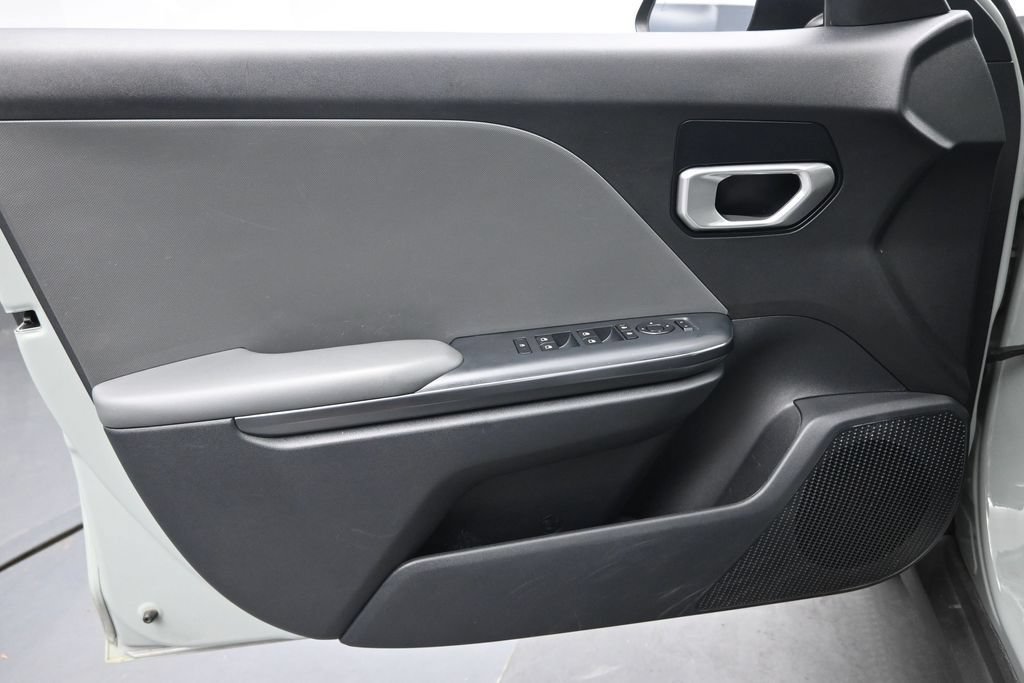 Used 2025 Kia K4 FWD image 23