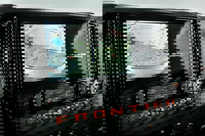 Used 2025 Nissan Frontier PRO-4X image 27